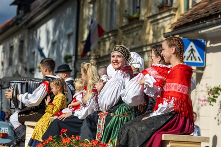 52. Dnevi narodnih noš_povorka (39)